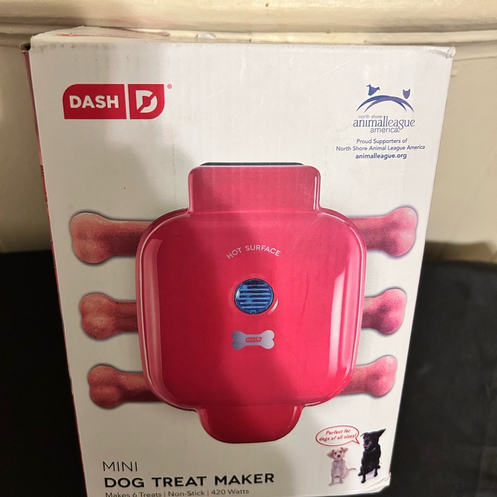Dash Red Mini Dog Treat Maker - Makes 6 Treats/NIB